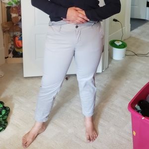 Sz. 8 GAP Skinny Boyfriend Grey Khakis - Ankle